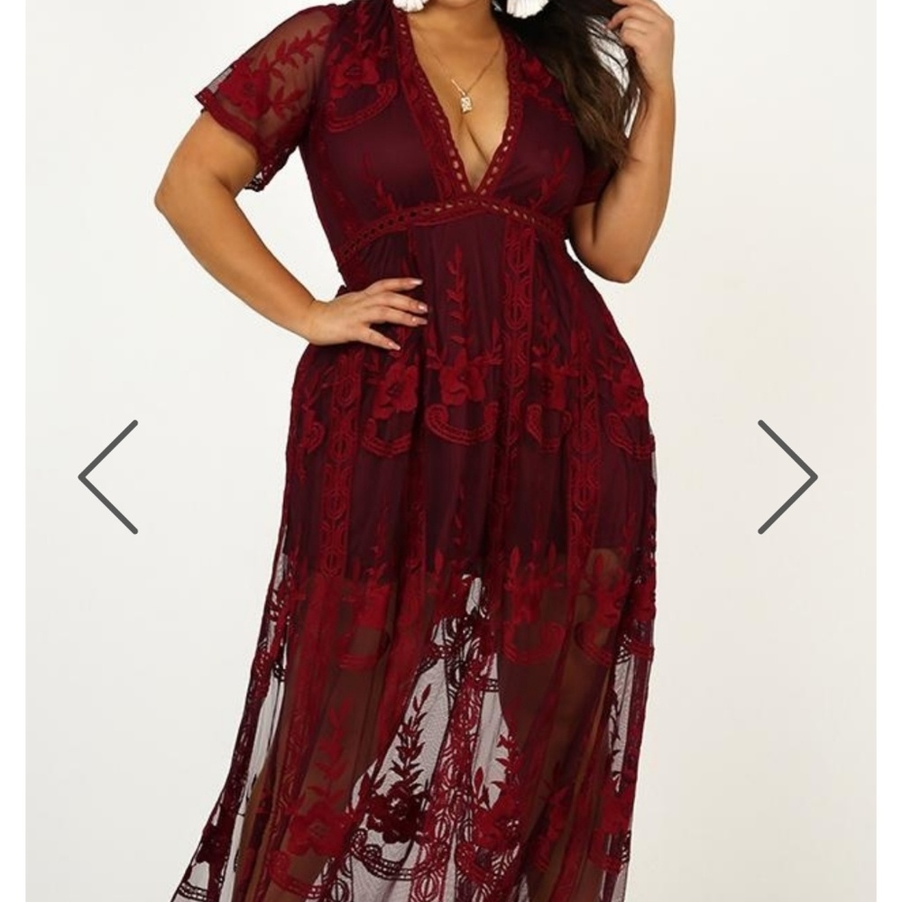 SHOWPO RED LACE MAXI DRESS🔥